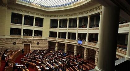 Τα μεσάνυχτα η ονομαστική ψηφοφορία στη Βουλή