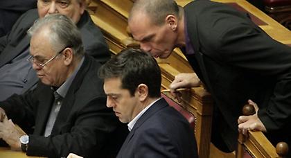 24 ώρες πριν το Eurogroup: Oύτε κοντά ούτε μακριά σε συμφωνία, λέει η κυβέρνηση