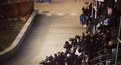 Ολοι οι ξένοι δημοσιογράφοι περιμένουν τον Γιάνη Βαρουφάκη