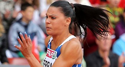 Την… έκπληξη η Φέρρα στο ΣΕΦ