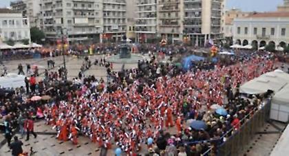 Χιλιάδες μικροί καρναβαλιστές στους δρόμους της Πάτρας