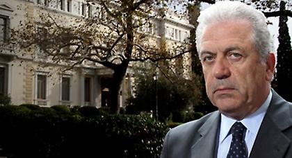 Ο Δημήτρης Αβραμόπουλος υποψήφιος Πρόεδρος της Δημοκρατίας