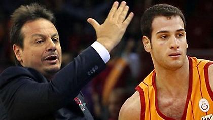 Αντιδρά για το χαστούκι ο παίκτης της Γαλατά