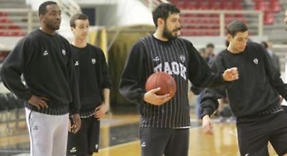 Προπόνηση, αναχώρηση και εισιτήρια