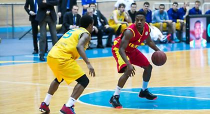 Πρόκριση για τρεις