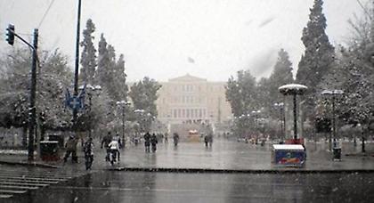 Στα «λευκά» ξύπνησε η Αθήνα – Ποια σχολεία θα παραμείνουν κλειστά