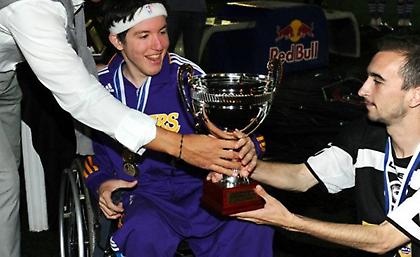 «Μην τα παρατάς ποτέ»