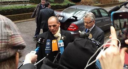 Βαρουφάκης: «Ελπίζω ότι στο τέλος θα έχουμε λευκό καπνό»