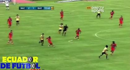 Buzzer-beater νίκης από το κέντρο. Στο ποδόσφαιρο! (video)