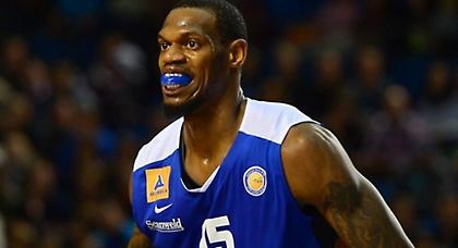 «Ψήλωσε» η Αρμάνι