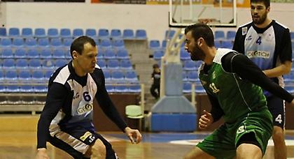 «Ξεμούδιασε» με τη… γειτόνισσα