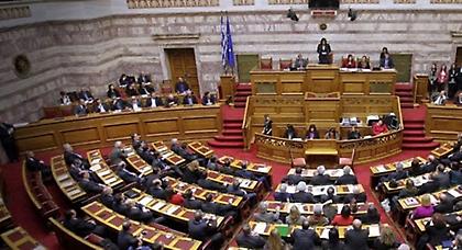 Αναβάλλεται η κατάθεση των φορολογικών νομοσχεδίων στη Βουλή