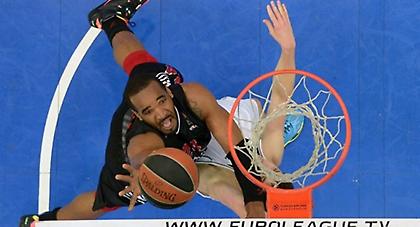 Σάμιουελς, με διαφορά…