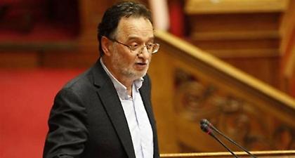 «Η συμφωνία δεν χρειάζεται να περάσει από τη Βουλή»