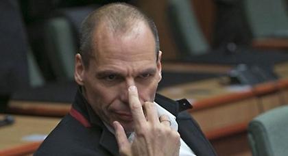 Βαρουφάκης: «Οι πολίτες ζουν χωρίς τον φόβο των απολύσεων και των περικοπών»