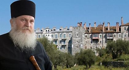 Ξεκίνησε για... να διακοπεί η δίκη για το Βατοπέδι