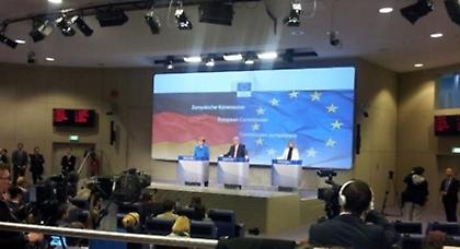 Μέρκελ: Δεν είναι ώρα να μιλήσουμε για τρίτο πρόγραμμα προς την Ελλάδα