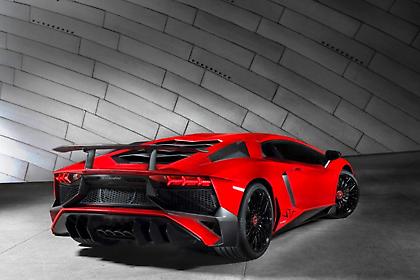 Εντυπωσιάζει η Pirelli στη Γενεύη