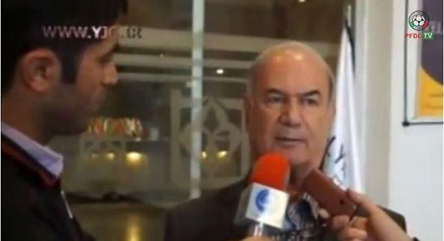 Νευριασμένος πρόεδρος χτυπά δημοσιογράφο! (video)