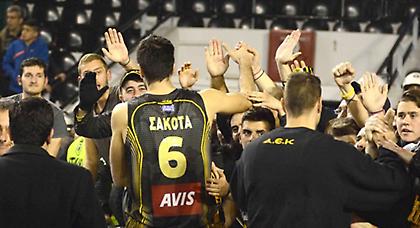 Κιτρινόμαυρη απόλαυση σε μπάσκετ-ποδόσφαιρο