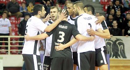 Δεν χάνει ούτε... σετ ο ΠΑΟΚ