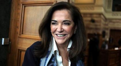 Μπακογιάννη: «Επιμένω στη διεξαγωγή συνεδρίου»