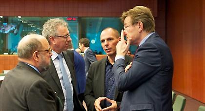 Γιατί θα παραμείνει στις Βρυξέλλες ο Βαρουφάκης