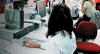 Μονιμοποιούνται 40.000 υπάλληλοι αορίστου χρόνου