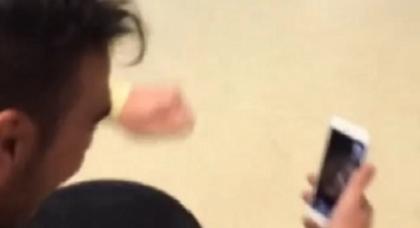 Ο γιος του Ρομπέρτο τραγουδάει τον ύμνο του Ολυμπιακού! (vid)