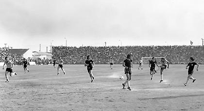 Όταν η ΑΕΚ έπαιξε στο χώμα με τον Φωστήρα…