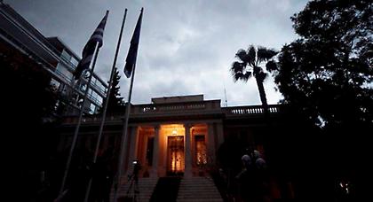 «Κανένα πρόβλημα στην καταβολή μισθών και συντάξεων»