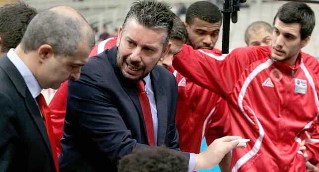 Παπαθεοδώρου: «Βελτιώνεται όλο και περισσότερο η ΑΕΚ»