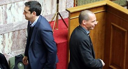 Ο Τσίπρας παίρνει πάνω του όλη τη διαπραγμάτευση