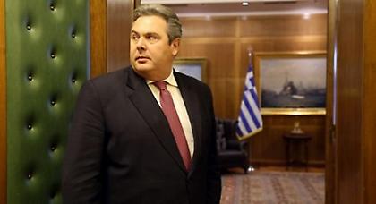 Τσίπρας, Καμμένος και Βαρουφάκης με φουστανέλα!