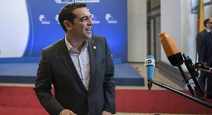 Spiegel: Συμβολική νίκη για τον έλληνα πρωθυπουργό