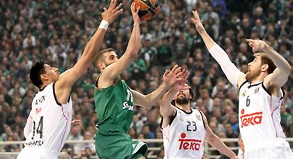 Υποκλίθηκε μπροστά του!