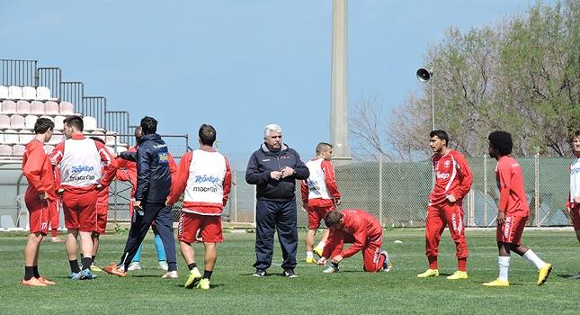 Δεν υπολογίζει πέντε ο Παράσχος