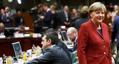 Υπό πίεση η Μέρκελ για σκληρή στάση απέναντι στον Τσίπρα