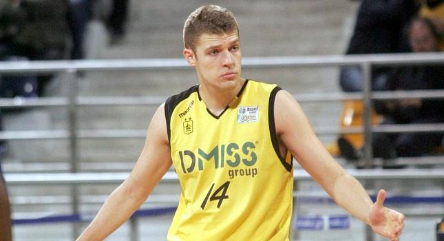 Οι Λέικερς «κοιτούν» τον Βεζένκοφ!