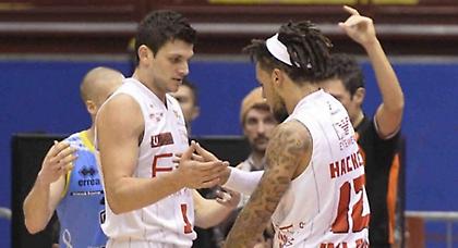 Στους Ρόκετς ο Τζεντίλε