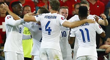 Over σε Λονδίνο και Σεβίλλη