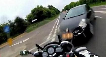 Μηχανή έχει προκαλέσει καραμπόλα 5 αυτοκινήτων στην Κατεχάκη