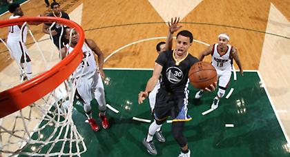 Με το… σπαθί τους!