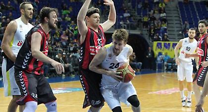 Άνετα η Φενέρ