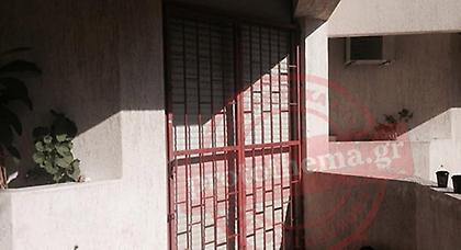 Από αυτό το μπαλκόνι δραπέτευσε η Βίκυ Σταμάτη