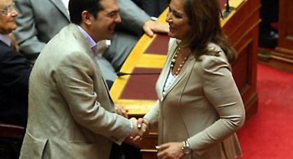 «Ναι» Τσίπρα σε Ντόρα για επιτροπή «σοφών»