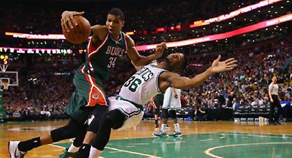 Πορνοστάρ ευχαρίστησε τον Αντετοκούνμπο!