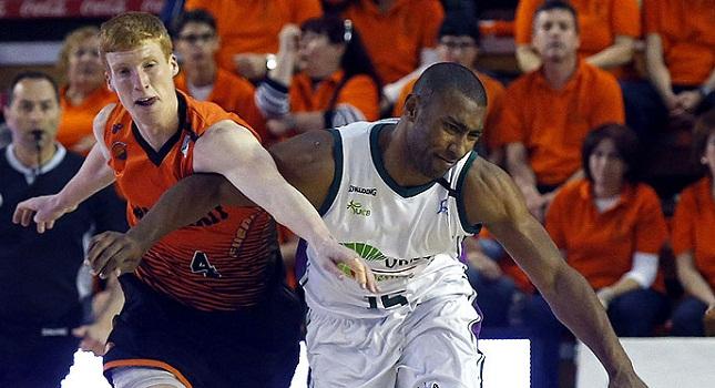 Δεν το κουνάει από την κορυφή η Μάλαγα!