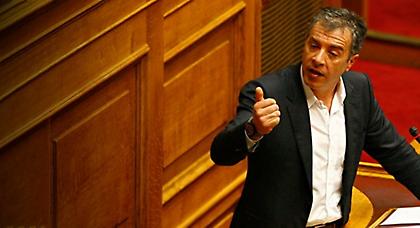 Θεοδωράκης: 200 εκατ. για την ανθρωπιστική κρίση - 500 εκατ. για εξοπλιστικά