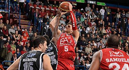 Τα «χρειάστηκε» η Αρμάνι